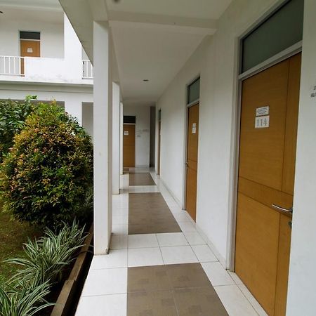 Reddoorz Plus Near Lippo Karawaci Hotel Tangerang Exterior photo